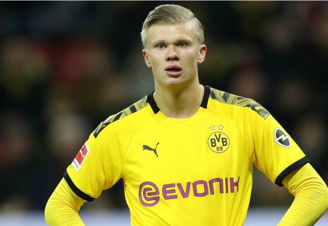 记者：彭啸应该是韧带损伤，联赛最后一轮可能是赶不上了