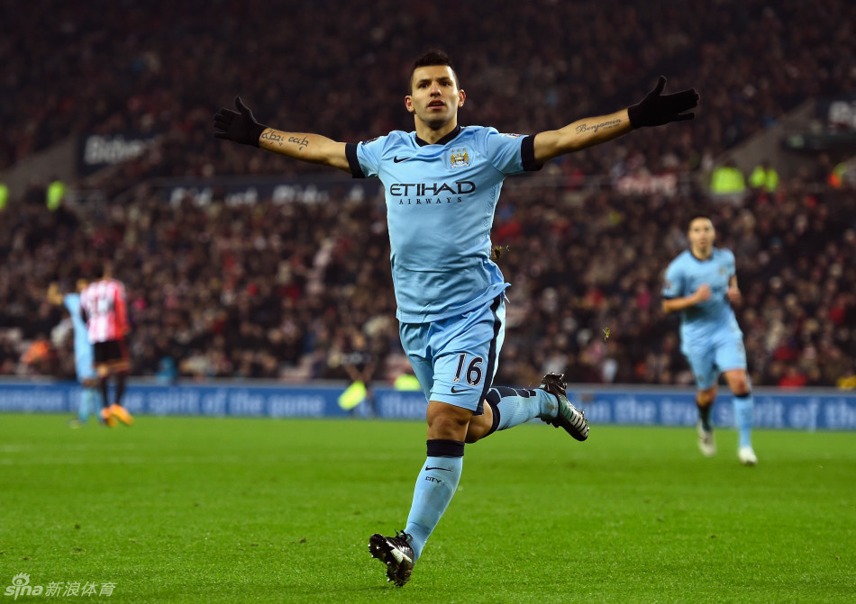 埃贝尔打趣：我看球时很安静而穆勒话很多，我不得不适应他（埃贝尔笑称：观赛我很安静，穆勒话多，我只能适应他）