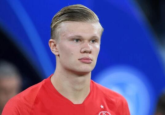 足球报：多支中超球队巨额欠税，以亿元为单位拖欠税款（足球报：多家中超俱乐部拖欠税款，金额以亿元计）