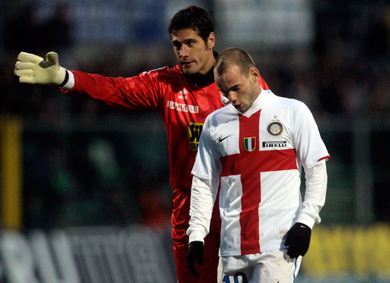 又是首开记录，麦卡在欧冠最近两球都是对皇马打进的（又先拔头筹！麦卡近两次欧冠进球均攻破皇马球门）