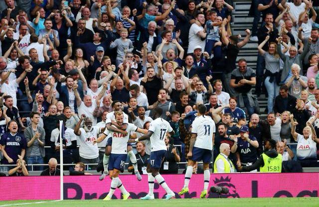 记者：拜仁、曼联有意巴莱巴，球员更希望留英超加盟红魔