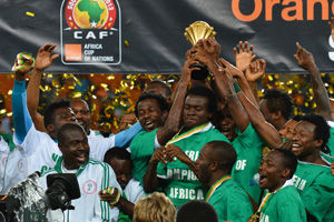 欧联杯历史射手榜：奥巴梅扬34球第一，法尔考31场30球效率恐怖（欧联杯历史射手榜：奥巴梅扬34球领跑，法尔考31战30球效率惊人）