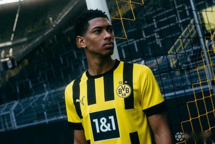 毕包主帅：亚马尔现在还不好跟梅西比，回诺坎普比赛让人期待（毕巴主帅：亚马尔尚难与梅西相提并论，回归诺坎普之战令人期待）