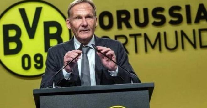 英超15轮阿森纳1-2负维拉仍居榜首，曼城3-0胜桑德兰紧追（英超第15轮：阿森纳1-2不敌维拉仍领跑，曼城3-0胜桑德兰紧追其后）