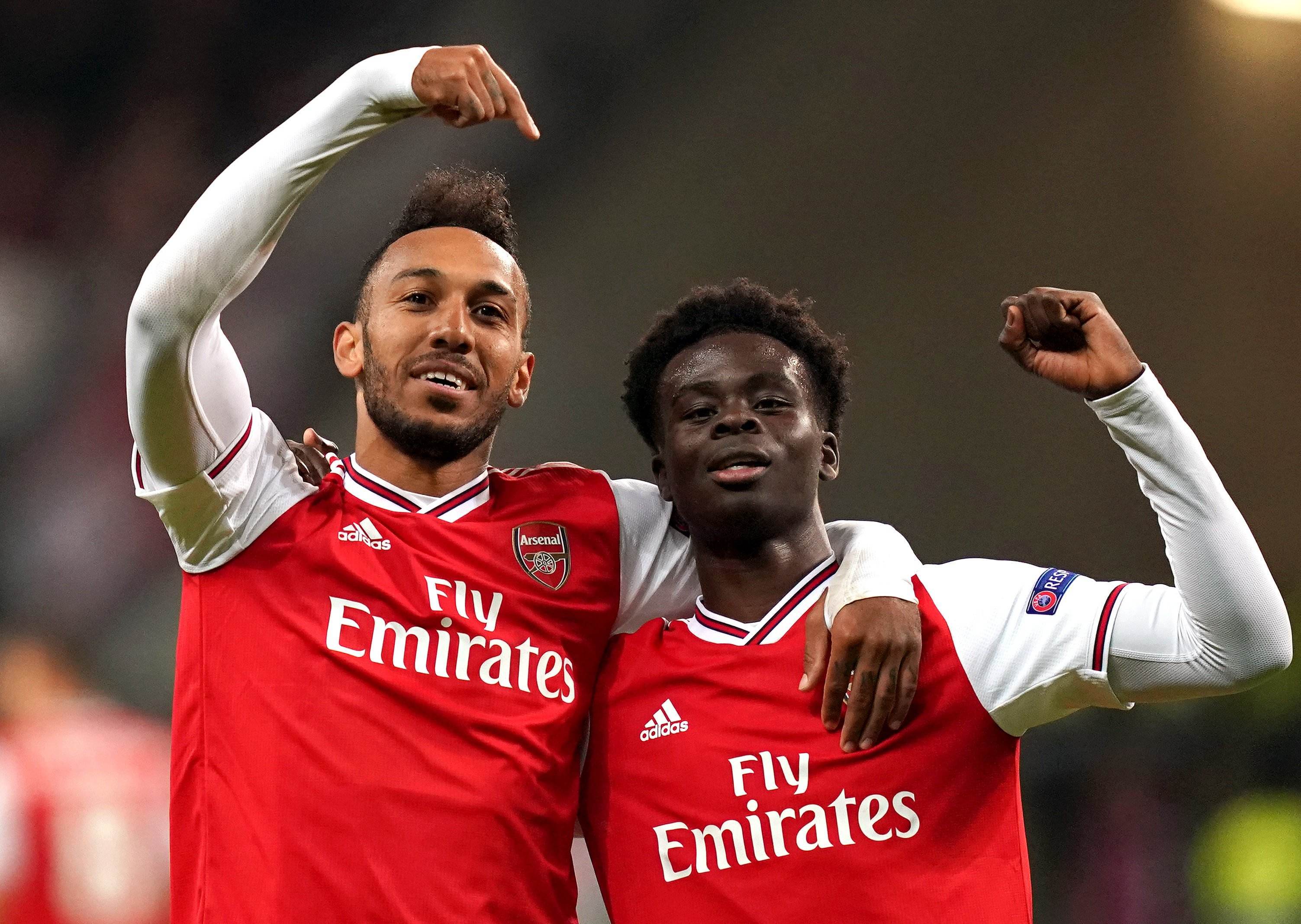 每体：巴萨上周六和莱万经纪人进行了会谈，后者希望再留一年（每体：巴萨周六与莱万经纪人会谈，对方希望其再留队一年）