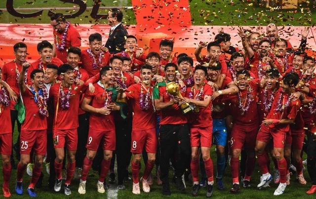 毛剑卿谈邵佳一执教国足：外教比较自我一些，支持足协的决定（毛剑卿评邵佳一挂帅国足：外教更偏个人风格，赞同足协选择）