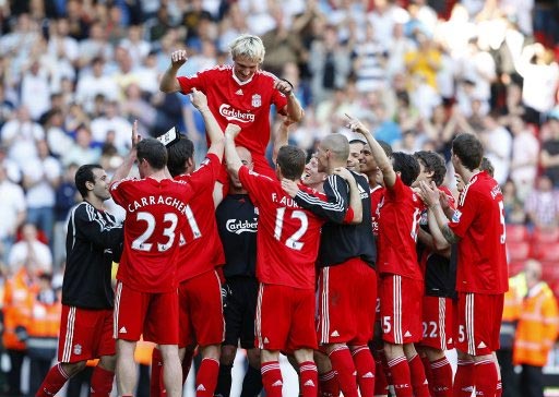 曼城官方：球队将在本周末对森林时身穿二客球衣出战（曼城官宣：周末对阵森林将身穿第二客场球衣出战）