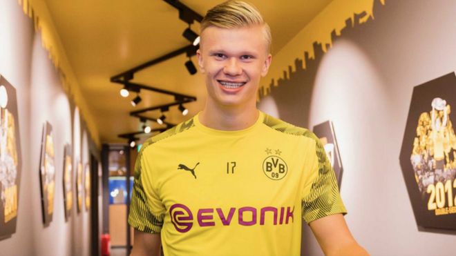 篮球火箭球员赛后接受采访分享心得