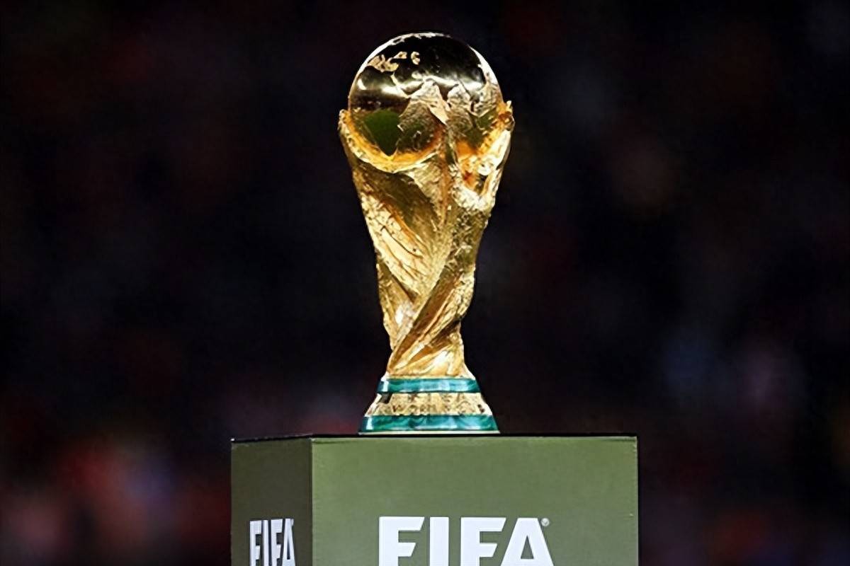 球迷比赛期间骂尤文踢得太烂，斯帕莱蒂回击：你们想怎样？