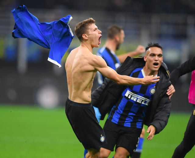 足球周刊：刘若钒曾想回成都却被徐正源拒绝，后获里卡多、穆斯卡特赏识（足球周刊：刘若钒欲回归成都遭徐正源拒绝，此后获里卡多与穆斯卡特青睐）