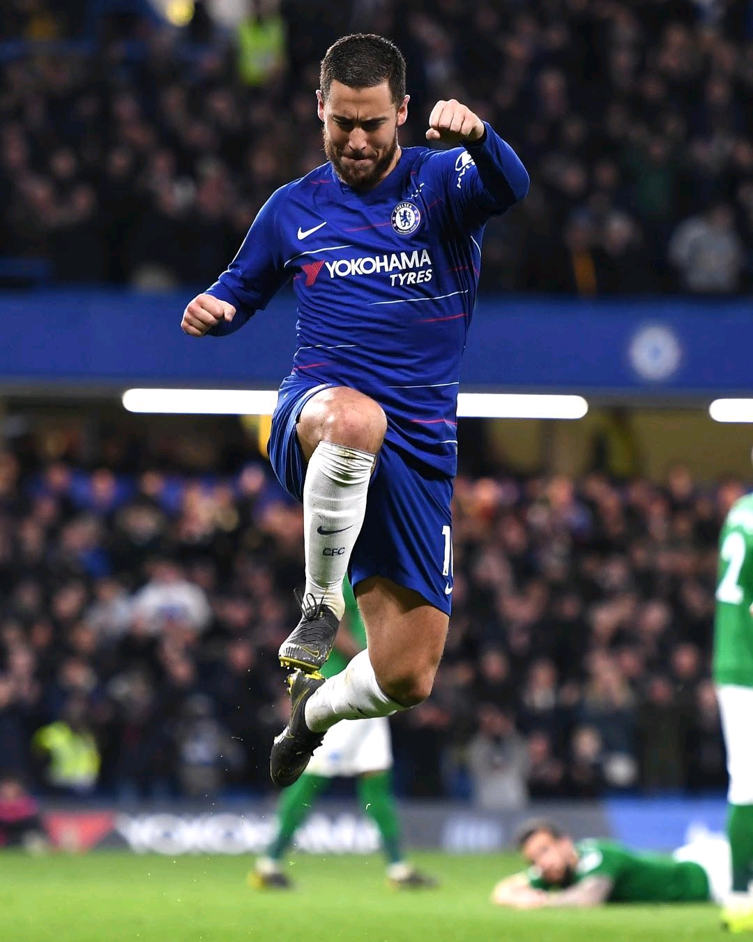 丢冠后再遭重创！曝河南队外援或遭足协处罚，韩国主裁判成导火索（无缘冠军又遇重击？河南队外援恐遭足协追罚，韩国主裁引爆争议）