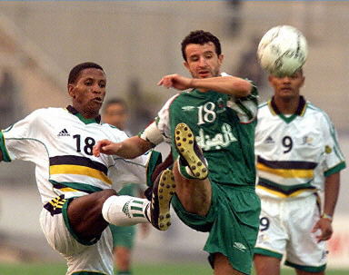 欧冠联赛战术分析：曼联攻防策略